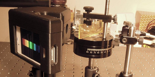 Testing Nanolytix's cell phone spectrometer. CREDIT: Simarjeet Saini