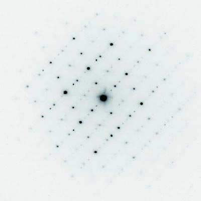 Crystalline diffraction lattice