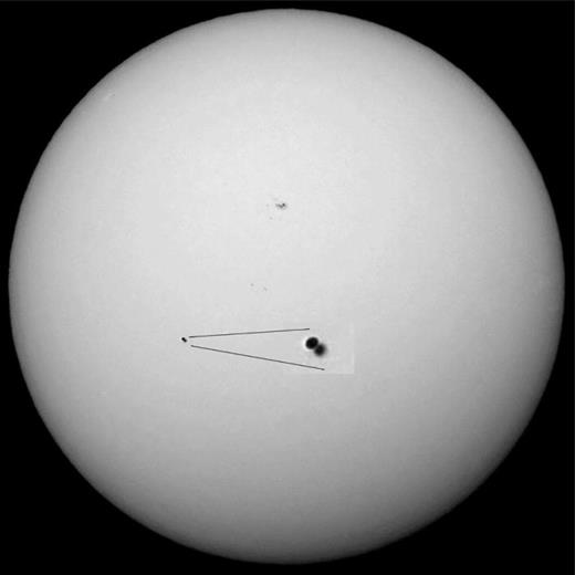 Fig. 2. Superimposed 14:00:00 UT exposures of the 2016 transit from Caracas, Venezuela and Hannover, Germany.