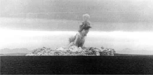  . Figure 6. The low-yield (2.3-kiloton) “Cabriolet” nuclear test at the Nevada Test Site, north of Las Vegas. Engineers buried the warhead 52 meters under hard compressed rocky soil—much deeper than could be reached by an earth penetrator. The highly radioactive base surge reached a diameter of approximately 2.5 kilometers. 